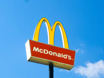 これ、覚えてるーーー！？【マクドナルド】2025年の「バーガー・スイーツ」を振り返り♡