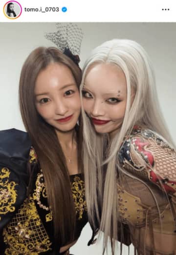 板野友美、ちゃんみなと紅白の舞台裏でパシャリ「実は前住んでたお家がご近所さんで」