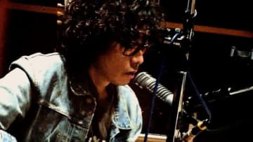 斉藤和義、新曲「鏡よ鏡」の音が生まれるその一瞬の空気まで記録したレコーディング映像公開