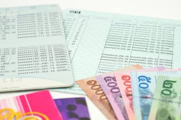 祖父が幼稚園児の孫名義で「年間80万円ずつ」預金しています。父は「勝手にやらせておけば」と言いますが「名義預金」として問題になったりしないのでしょうか？