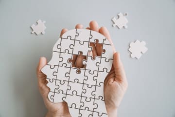 妻が若年性認知症に！ 定年まであと10年、貯金がまったくありません。認知症の介護にはどのくらい費用がかかりますか？