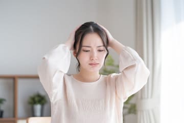 亡くなった父の生命保険、20年前に離婚し絶縁状態の「母」が受取人のままになっていました。保険金は母に渡すしかないでしょうか？