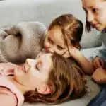 子どものスクリーンタイムとADHD症状・脳構造との関係　福井大学が解明