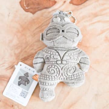 なんだかクセになる！教科書に載ってた土偶がキーホルダーに