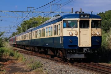 【2026年3月で引退】新長野色の裏で消える、115系「山スカ」信州を駆けた60年