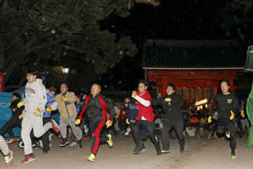 「一番福」は22歳大学生　西宮神社神事の福男選び