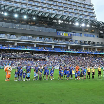 J１昇格クラブの新ユニ「かっけえ！」「シンプルでスタイリッシュ」“未来”と“歴史”がテーマ。エンブレムの位置にも脚光