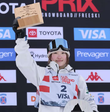 スノボ、戸塚と小野が今季初V　W杯ハーフパイプ第4戦