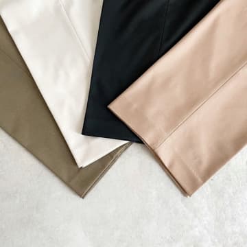 ユニクロ行く前に見て！定番「タックワイドパンツ」の人気4カラー＆サイズを徹底比較！