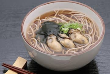 【現役板前が伝授】絶品『あんかけ牡蠣そば』のレシピを公開 生姜とネギたっぷりで免疫力アップと話題に「もう牡蠣の出し汁だけで美味しさが伝わりますぅ～」「蕎麦とネギ、生姜。体に良いものなので美味しそうですね。」