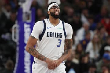 マーベリックスに大打撃…デイビスが左手首の靭帯を損傷し長期離脱の可能性、トレード市場にも影響大＜DUNKSHOOT＞