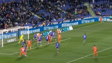 「声出ちゃったよ」久保建英、高精度すぎるレインボーパスが話題沸騰「別格」「完璧なボール」完璧軌道のCKで劇的勝利に導く神アシストの瞬間