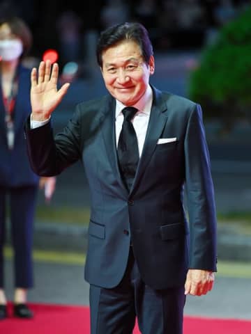 故アン・ソンギの生前最後の“遺作”が明らかに。闘病の中でも撮影に。