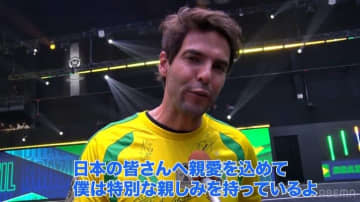 レジェンド・カカ登場に場内沸騰！華麗なPK弾＆神への祈りにネイマールも大興奮！日本には「特別な親しみを持っている」【キングスW杯】