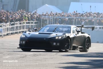 GR GTとGR GT3がファンの前で世界初走行。コンセプト発表から4年、東京オートサロンを沸かせる