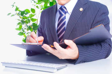 トップは“年収1000万円”にも届く？ やはり「士業」は強い!? 気になる「8士業・10士業平均年収ランキング」の結果は？