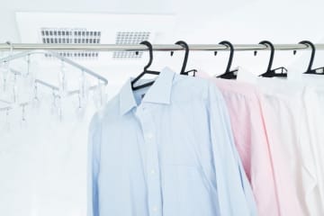 冬は毎日「浴室乾燥機」を使うわが家。夫に「夜遅いと風呂入りにくい」と言われるのですが、いっそ「ドラム式」に買い替えるほうが“便利でお得”でしょうか？ それぞれのコストを比較