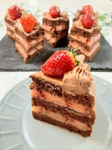 みんな大好き！いちごチョコショート