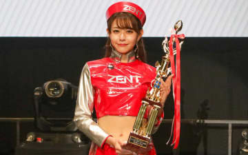 レースアンバサダーアワード2025グランプリは寺地みのりさんが授賞