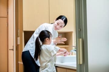 生理のとき、外出先で子どもと一緒にトイレに入る場合どうしてる？対処法や子どもへの伝え方を助産師が解説！