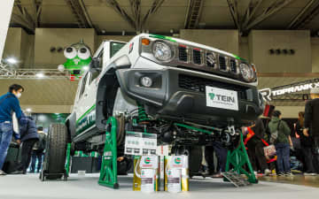 テイン、「4×4ダンパーグラベル2」装着とともに足まわりの細部に手が加えられたジムニーノマド展示中