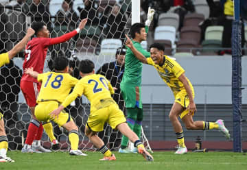 【高校サッカー】鹿島学園が流通経大柏を破り決勝進出　鈴木雅人監督「一瞬のチャンスを決め切れたのが勝因」