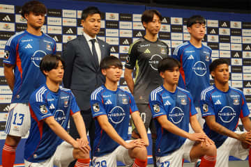 異例の背番号“大シャッフル”「おぉー」　会場ざわつき…16人が新番号で船出