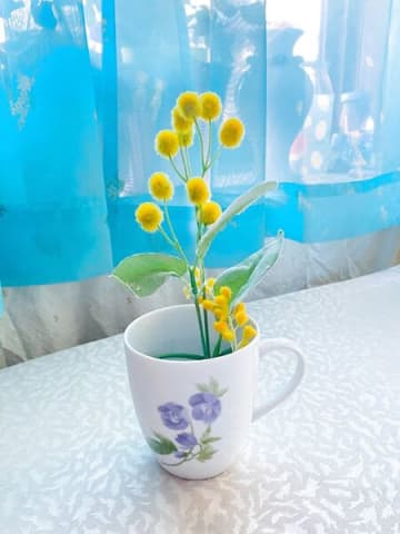 お気にりのコーヒーカップで春のインテリア