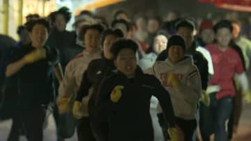 3連休初日…新年恒例の西宮神社「福男選び」では大逆転劇が　愛媛「十日えびすまつり」では名物“餅まき”