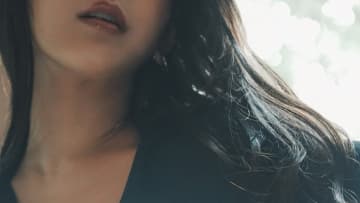 いくみ｜黒い風、透け模様