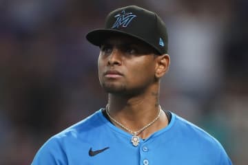 カブスがブレイクの予感漂う本格右腕をトレード補強　外野レギュラー候補放出で鈴木誠也が正右翼手の予測も　米報道