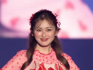 身長176cm“令和の白ギャル”ゆうちゃみ、ウエストがキュッと細い！ 圧巻の全身スタイルに絶賛の声「モデルすぎるかわいいわ」「おへそが眩しい」