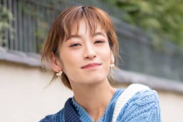 西山茉希、新年会のサプライズに号泣　両親“緊急上京”に「もらい泣きしました」「素敵な家族」の声