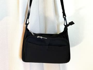 【ワークマンおすすめ品】「高撥水Dayライフショルダーポーチ」が便利！財布いらずで会計も超スムーズ！