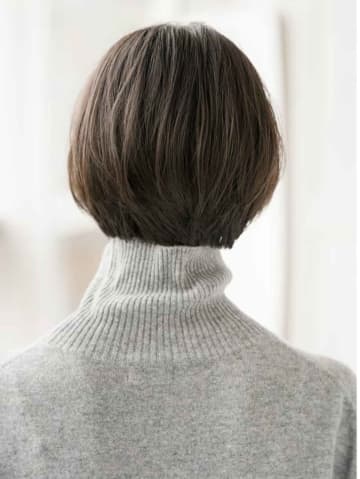 タートルネックとの相性抜群！！【40・50代】短いのに女性らしい♡「大人のショートボブ」