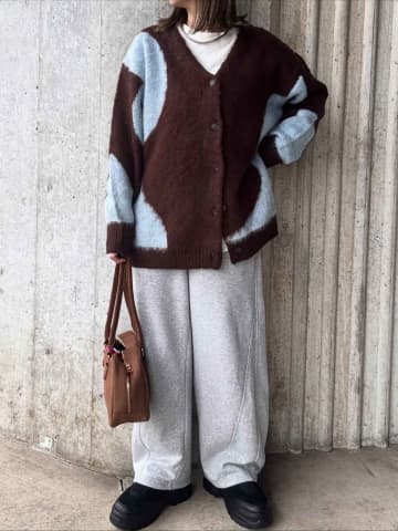 「ブラウン × ブルー」が可愛い！【しまむら】マニアも大絶賛♡「おしゃれトップス」