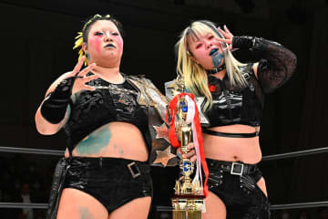 【スターダム】刀羅ナツコ＆琉悪夏　ＡＺＭ＆天咲光由粉砕でゴッデスＶ４「ベビーがヒールに勝つのは、アニメや漫画の世界だけ！」