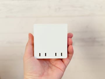 550円以上でもすぐ買うべき！ダイソーで見つけた、コンセントまわりをすっきりさせてくれる神アイテム