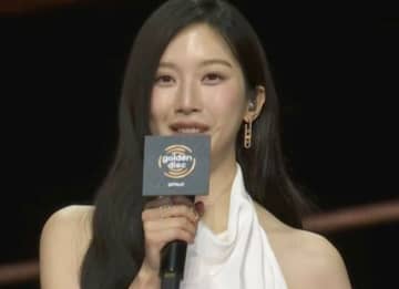 「美脚すごい」「美しすぎる」人気女優・ムンガヨン、圧巻スタイルに反響！純白のミニドレスに注目集まる