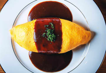 洋食をコースで味わう！ハンバーグにカニクリームコロッケ、〆はオムライスの“ご褒美”ディナー