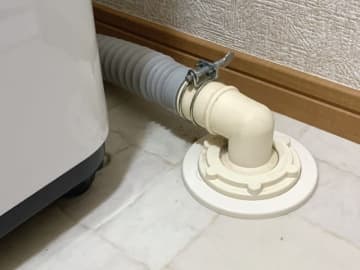 【悲劇】10年越しに悪夢が再来「また下の階に水が……」 引越し業者のミスで新居が“水びたし”になった30代男性の絶望