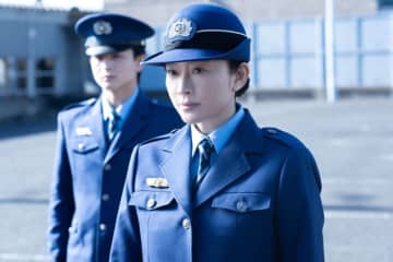 篠原涼子が厳格な女刑務官に！　予測不能な脱獄サスペンス『パンチドランク・ウーマン』今夜スタート