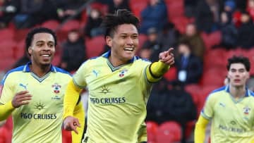 22歳日本人大器、海外でプロ人生初のヘディングゴール！「宙に浮いたまま、驚異的なパワー」と現地も驚く