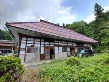 堂々とした佇まいの古民家。日当たり良好で、のんびり農的暮らしをしたい人にオススメ【長野県長野市】