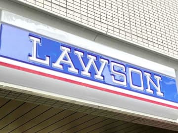 《新作》華やかビジュに惹かれるーーッ♡【ローソン】即カゴ推奨！「苺アイスパフェ & タルト」