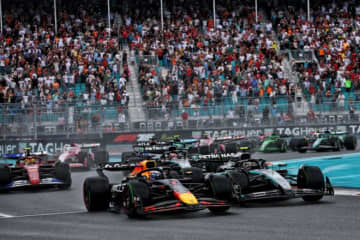 FIAとF1エンジンマニュファクチャラーが緊急会議へ。メルセデスとレッドブルが導入するグレーな手法に関し、他3社が疑問を呈す