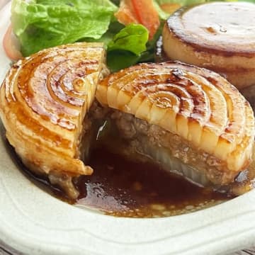 【新玉ねぎ2個がペロリと消える】ハンバーグより好きかも！とろとろ＆ジューシーな絶品おかずレシピ