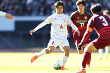 高校サッカー死闘決着の30秒後…「Jリーグでは見られない」「素晴らしい」　敗者への行動にX感涙