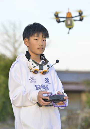 《連載:2026茨城・飛躍の人》(2)　ドローンレーサー　犬飼大葵さん(10)　「世界一」に挑む小学生