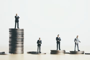 40代・年収300万円。親に「40代なら年収500万円が平均じゃないの？」と言われてしまいました…他の40代はもっと稼いでいますか？